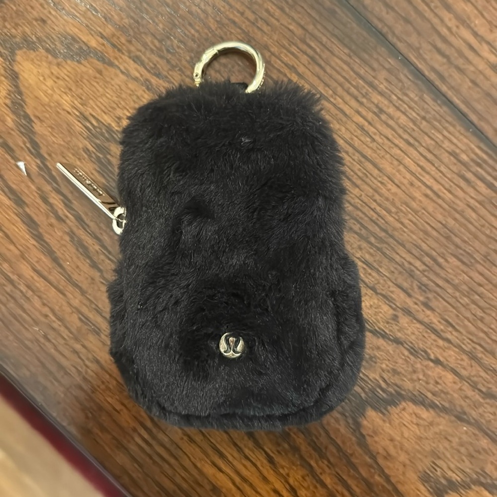 Lululemon black pouch